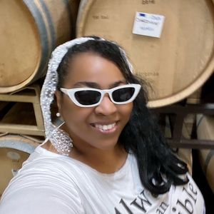 #88🔵Cat Eye Rhinestone and White Sunglasses